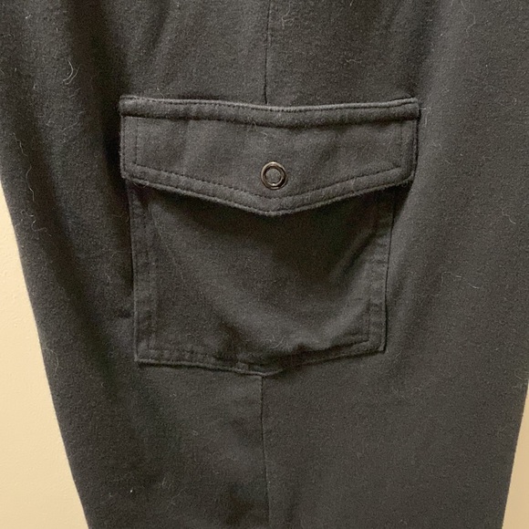 Like NEW AnyBody Cozy Knit Cargo Joggers - Picture 4 of 6